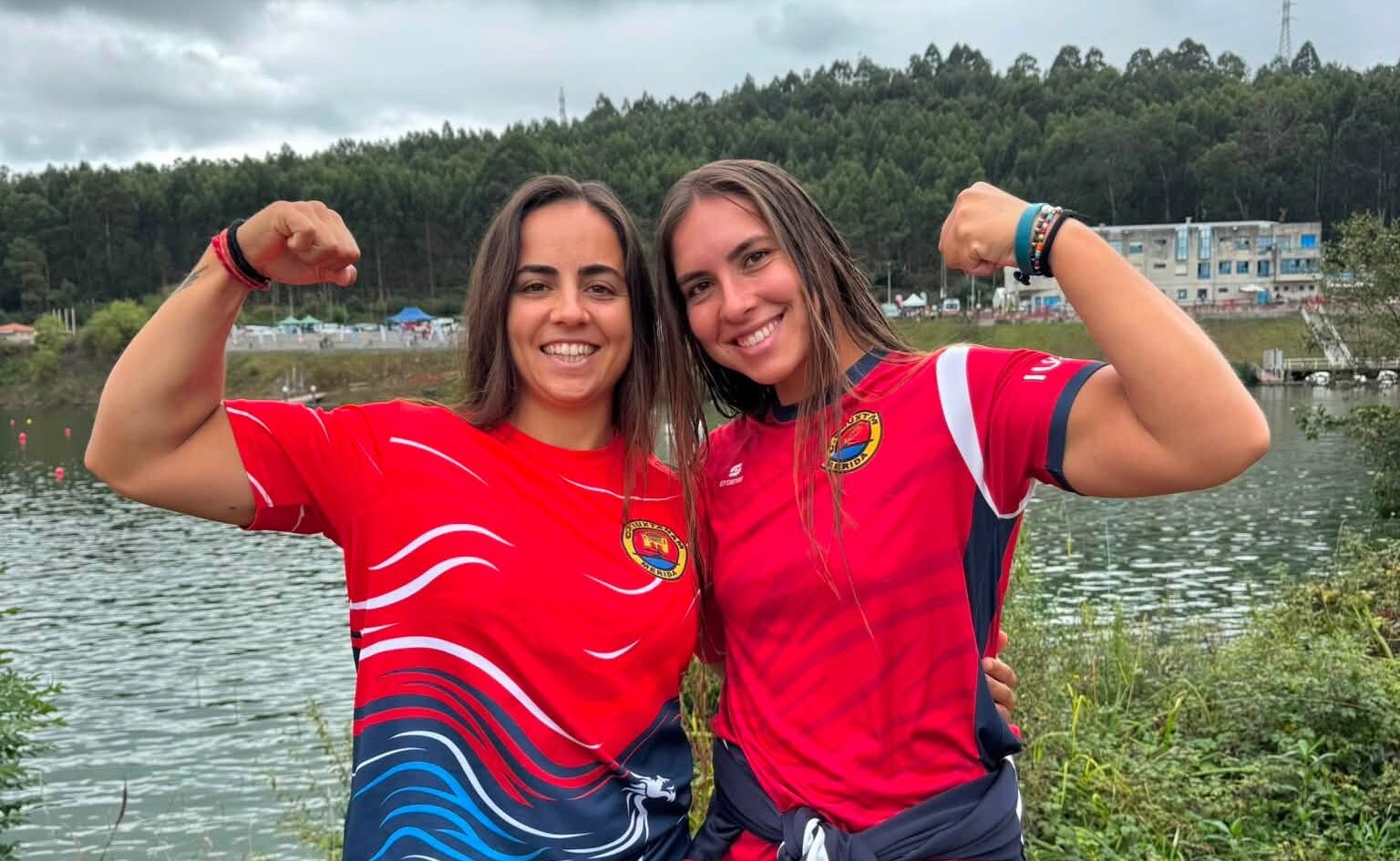 Teresa Tirado y Ainhoa Trinidad logran billete mundialista y los clubes extremeños un gran medallero en el Campeonato de España de Barco Dragón de Trasona