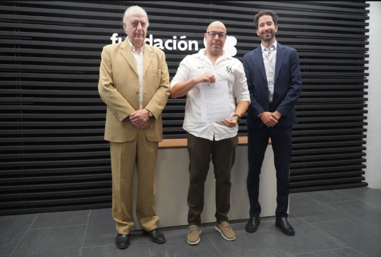 La Federación Extremeña de Piragüismo recibe el apoyo de Fundación Caja Badajoz en su convocatoria de Proyectos Sociales 2026