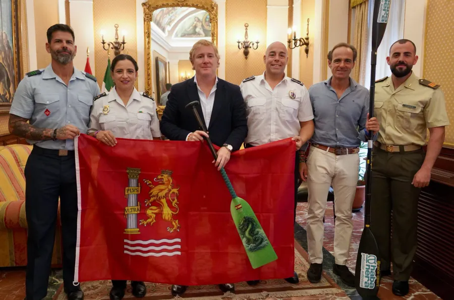 El piragüismo extremeño, presente en el recibimiento a los participantes de EUROPOLYB en Badajoz